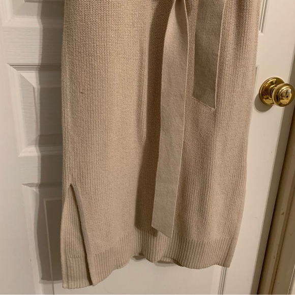 NWT V-Neck maxi belted sweater dress - Picture 9 of 10